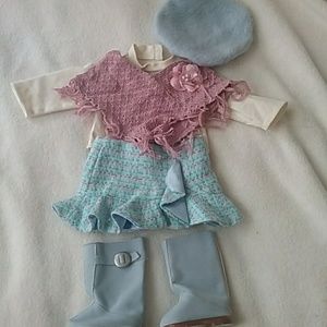 American Girl  Retired 2005 Sightseeing Outfit
